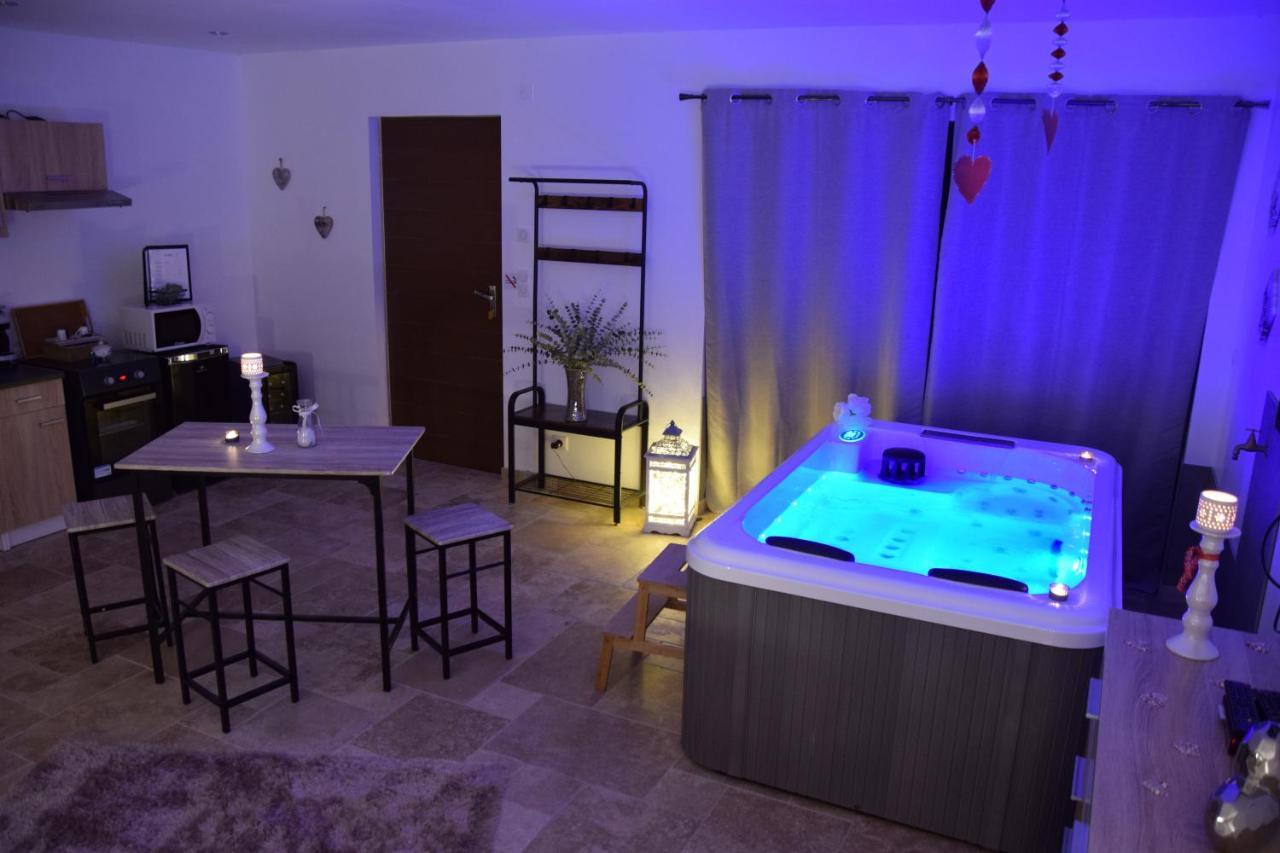 Gites Spa De Charme L Etoile Spa Бейнак-э-Казенак Экстерьер фото